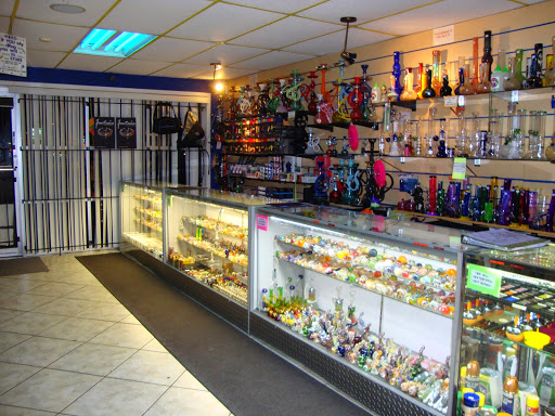 Tobacco Shop «Recked Smoke Shop», reviews and photos, 8216 W Waters Ave, Tampa, FL 33615, USA