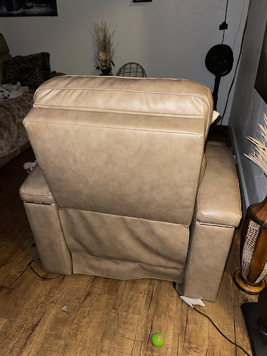 Furniture Store «Mueller Furniture», reviews and photos, 1004 E Main St, Belleville, IL 62220, USA