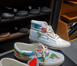Vans Store Plaza Dorada photo