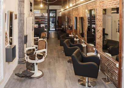 Información y opiniones sobre Tris Tras by Emily Kalenberg – Peluquería / Hairsalon de Barcelona