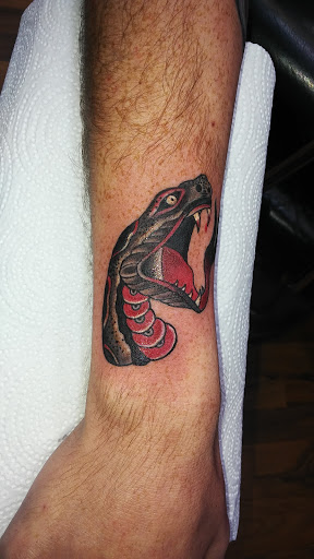 Tattoo Shop «Pearl City Tattoo», reviews and photos, 229 E 2nd St, Muscatine, IA 52761, USA