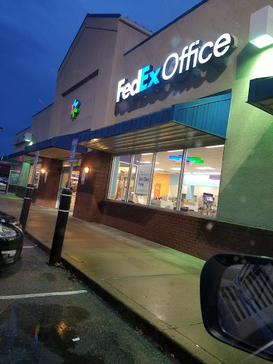 Print Shop «FedEx Office Print & Ship Center», reviews and photos, 1130 N Germantown Pkwy, Cordova, TN 38016, USA