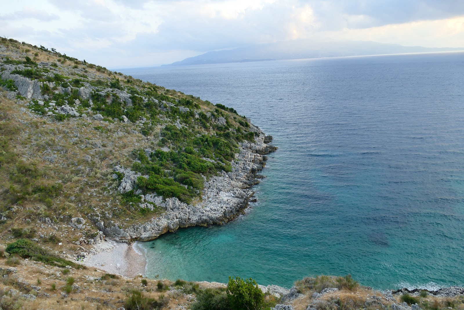 Denourek Beach'in fotoğrafı vahşi alan