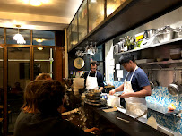 Atmosphère du Restaurant de fruits de mer Sur Mer à Paris - n°3