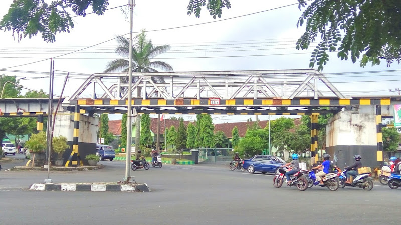 Spoorbrug te Malang - Buk Gludug