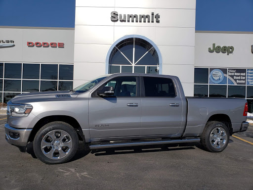 Jeep Dealer «Summit Automotive Chrysler Dodge Jeep Ram», reviews and photos, 815 S Rolling Meadows Dr, Fond du Lac, WI 54937, USA
