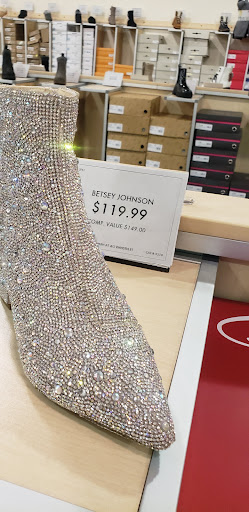 Shoe Store «DSW Designer Shoe Warehouse», reviews and photos, 13711 S Tamiami Trail, Fort Myers, FL 33912, USA