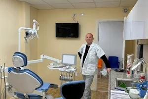 24 מרפאת שיניים שעות Dr.Serebrinski Roman image