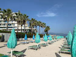 Foto di Carine Hotel Kumbor Beach sorretto da scogliere