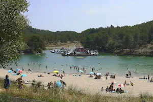 Plage surveillée image