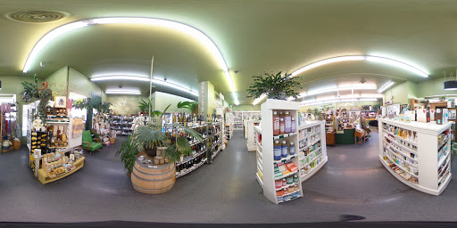 Grocery Store «Bear Foods Natural Market», reviews and photos, 125 E Woodin Ave, Chelan, WA 98816, USA