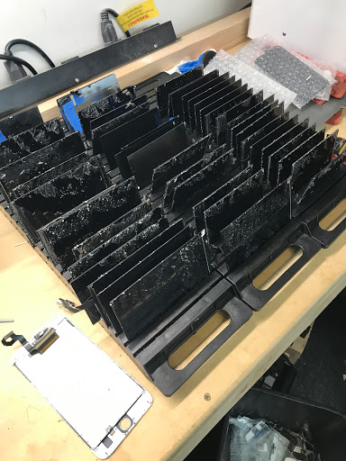 Cell Phone Store «iphone solutions», reviews and photos, 117 S Broadway, Lawrence, MA 01841, USA