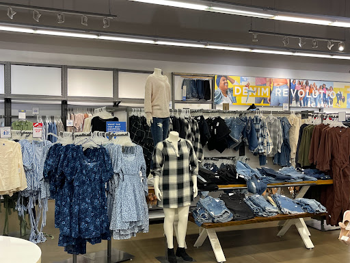 Clothing Store «Old Navy», reviews and photos, 23672 US Hwy 19 N, Clearwater, FL 33765, USA