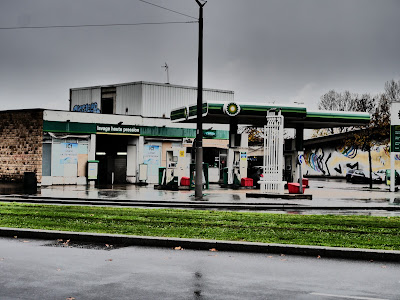 Station essence Esso à Lyon