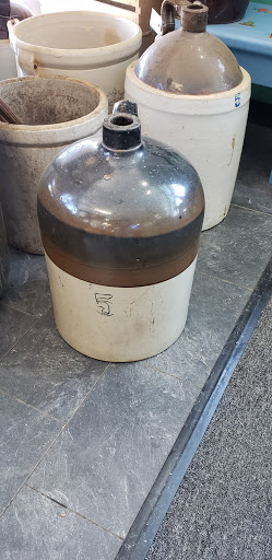 Antique Furniture Store «Old American Barn», reviews and photos, 107 Martinsburg Ave, Gordonsville, VA 22942, USA