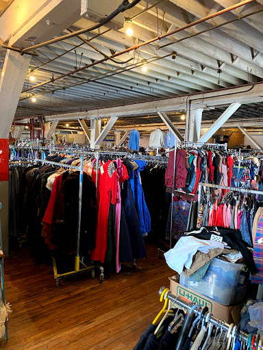 Wholesaler «Pixel 19 Vintage Clothing LLC», reviews and photos, 211 Klotter Ave, Cincinnati, OH 45219, USA