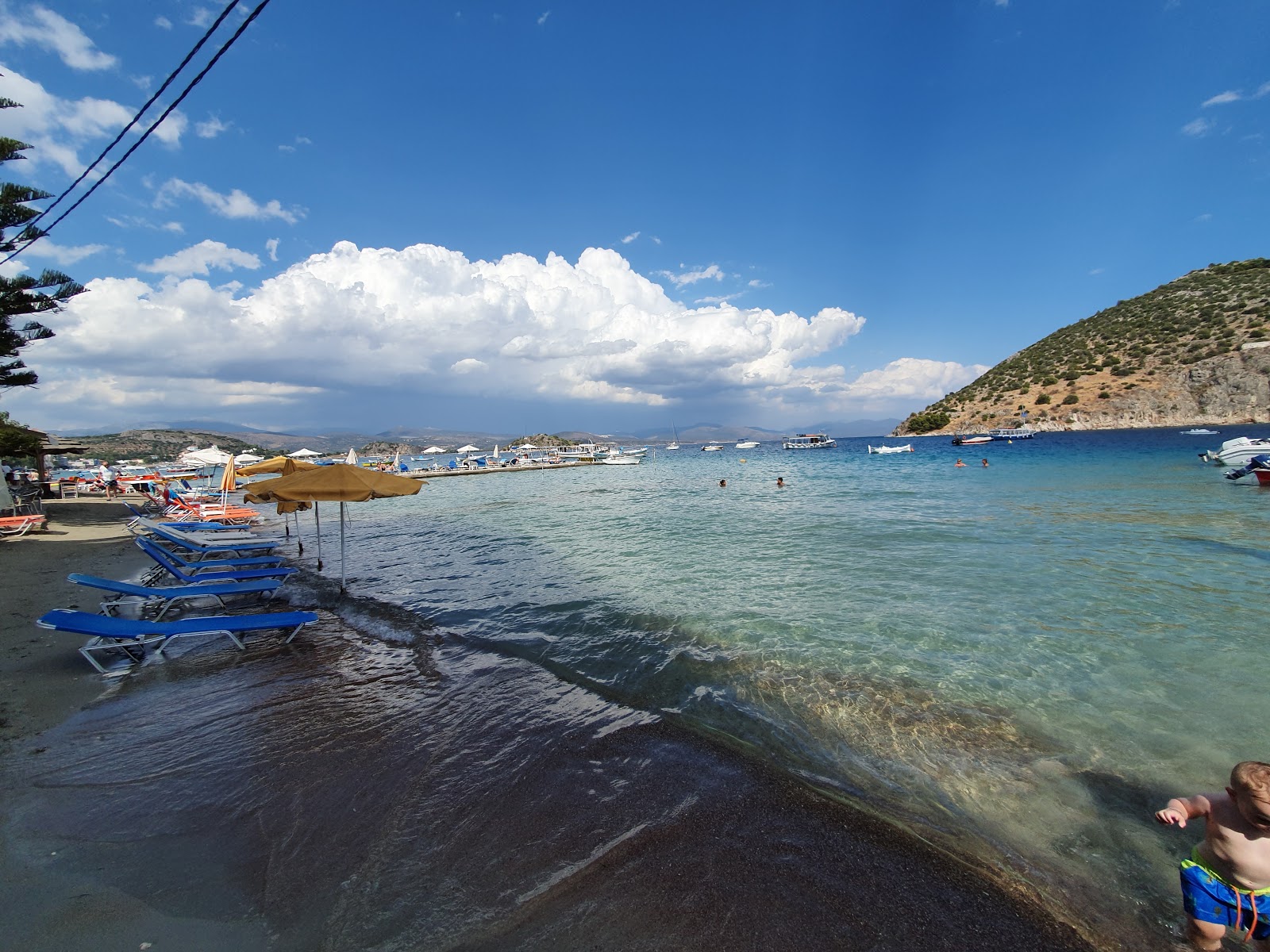 Tolo Beach ||'in fotoğrafı kısmen otel alanı