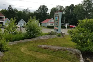 White Mountain Motel and Cottages image