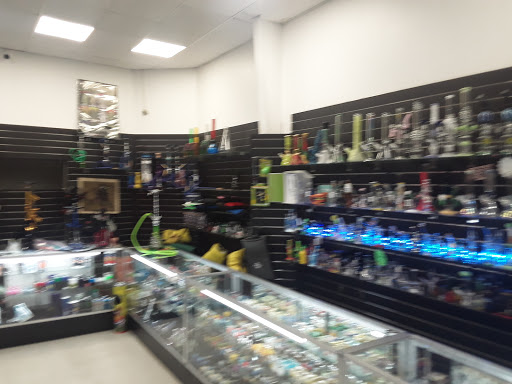Tobacco Shop «AK SMOKE SHOP», reviews and photos, 5135 W Shaw Ave, Fresno, CA 93722, USA