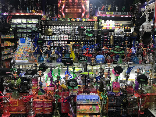 Tobacco Shop «The Hub Smoke Shop & Gifts», reviews and photos, 6410 N Oak Trafficway, Kansas City, MO 64118, USA