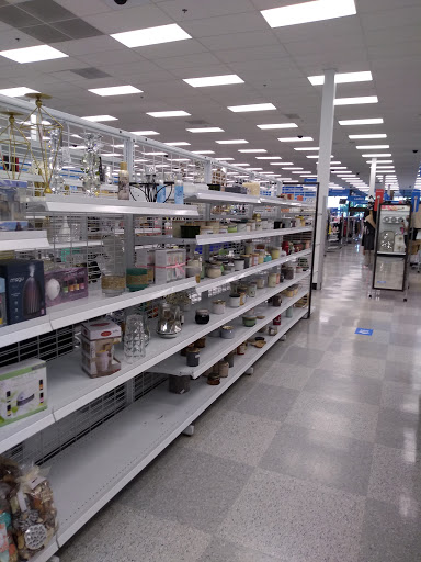 Clothing Store «Ross Dress for Less», reviews and photos, 3000 Gateway St, Springfield, OR 97477, USA