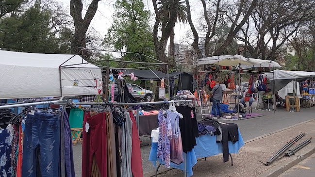 Comentarios y opiniones de Paseo Artesanal Feria del Parque Rodó - Ropa de bebé, niños, adultos, tejida a mano con dos agujas y crochet