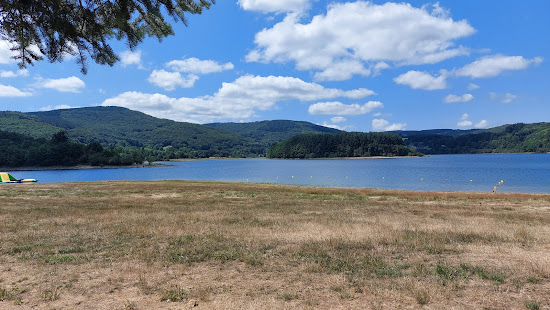 Loisirs du Lac du Laouzas Beach