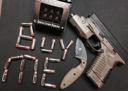 Sporting Goods Store «Big Bear Hunting & Firearms - Hunting Store», reviews and photos, 401 Putnam Pike, Harmony, RI 02829, USA