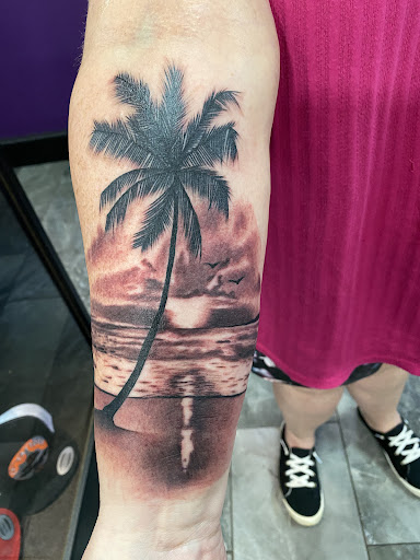 Tattoo Shop «Black Heart Tattoo», reviews and photos, 1926 Hudson Bridge Rd, Stockbridge, GA 30281, USA