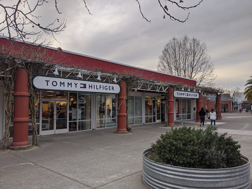 Shopping Mall «Petaluma Village Premium Outlets», reviews and photos, 2200 Petaluma Blvd N, Petaluma, CA 94952, USA