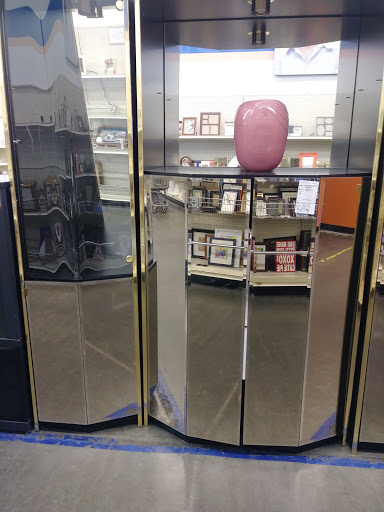 Donations Center «Goodwill Donation Center», reviews and photos