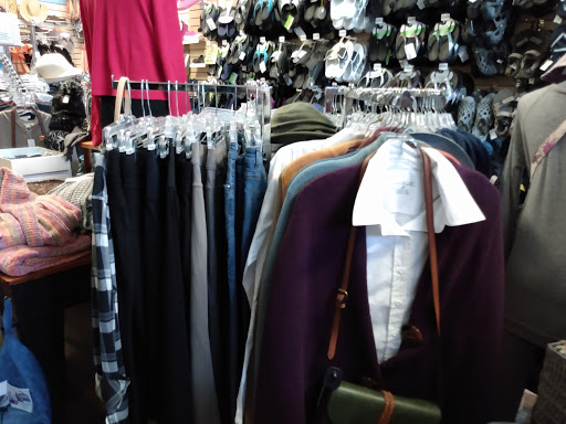 Clothing Store «Walk In the Woods», reviews and photos, 116 W 5th Ave, Mt Dora, FL 32757, USA