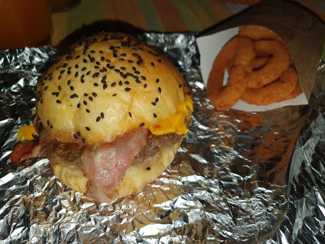 CACHO burgers & co. - Hamburguesería