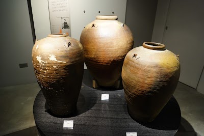 那覇市立壺屋焼物博物館