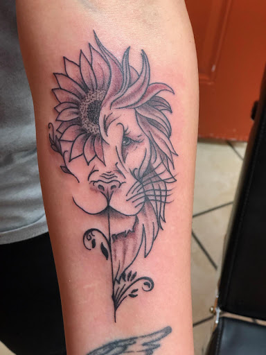 Tattoo Shop «Empire Tattoo & Piercing», reviews and photos, 1400 S University Ave A, Little Rock, AR 72204, USA