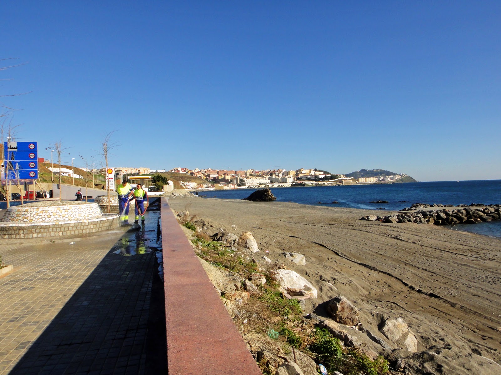 Foto von Playa El Tarajal mit geräumige bucht
