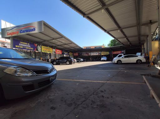 Hand car wash San Salvador