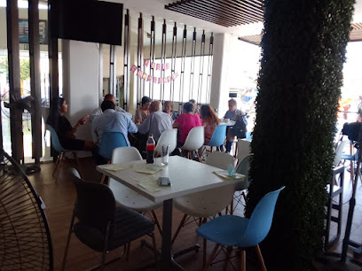 Shalom Restaurante - Campo Aereo s/n, esq con Carmelinda Valverde, Campo Aereo, 41700 Ometepec, Gro., Mexico