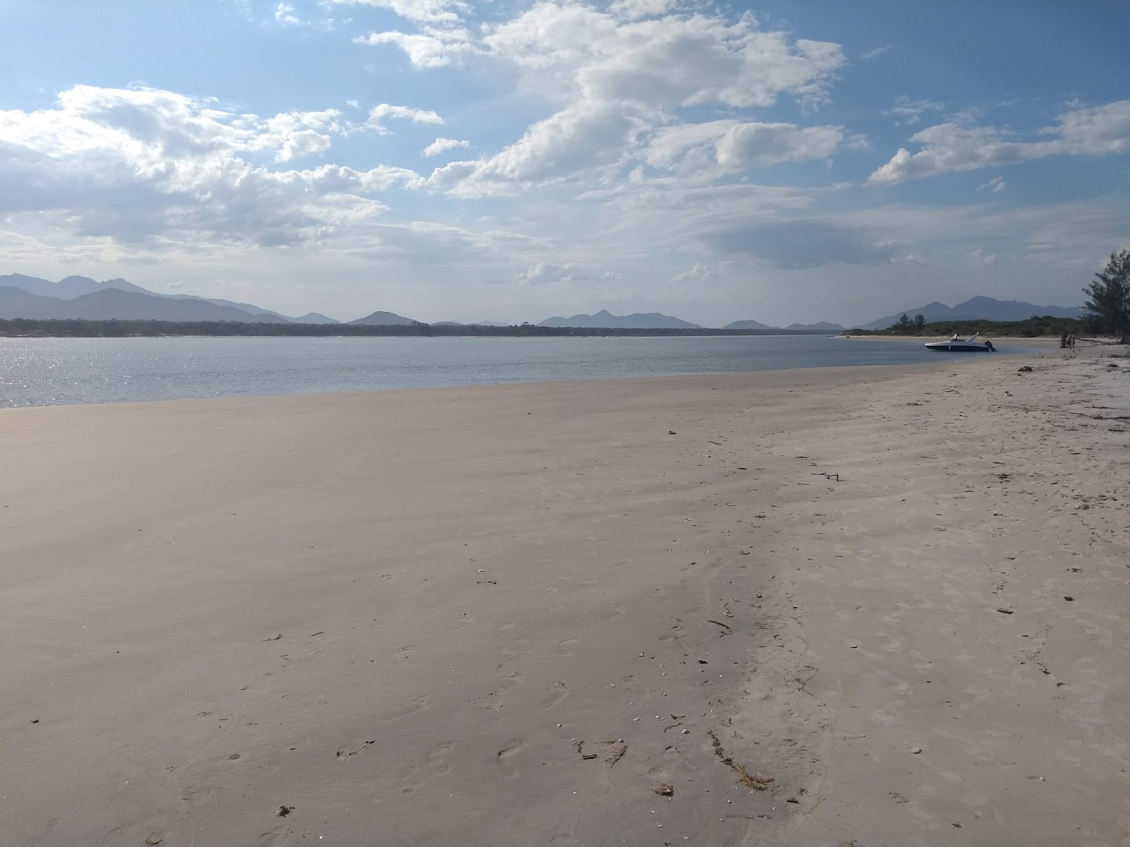 Foto di Spiaggia di Pontal da Ilha - luogo popolare tra gli intenditori del relax