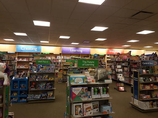 Book Store «Barnes & Noble Booksellers The Shops at River Crossing», reviews and photos, 8675 River Crossing Blvd, Indianapolis, IN 46240, USA