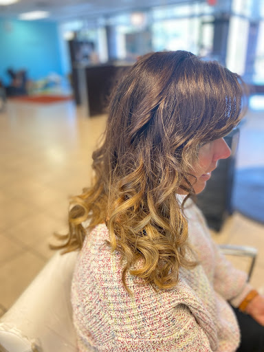 Hair Salon «Glow on main hair salon», reviews and photos, 505 N Main St, Greenville, SC 29601, USA