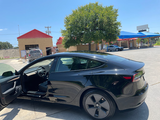 Touch-Free Laser Wash 'N Go en San Antonio
