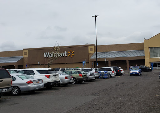 Department Store «Walmart Supercenter», reviews and photos, 3002 Stacy Allison Way, Woodburn, OR 97071, USA