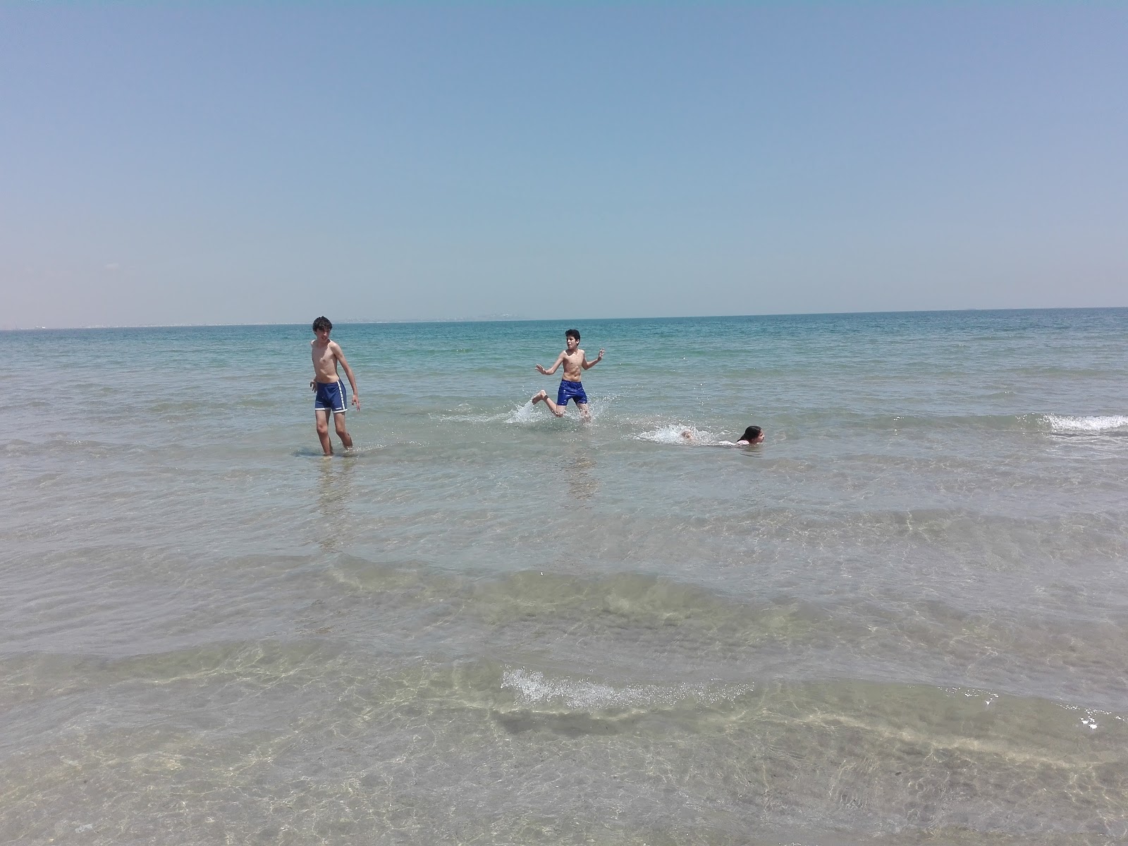 Sidi Rais beach的照片 带有碧绿色水表面