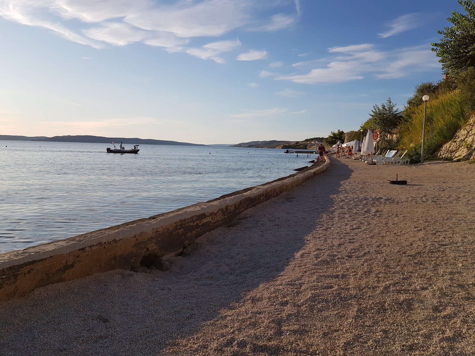 Fotografija Miletici beach in naselje