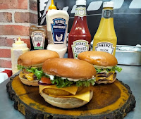 Plats et boissons du Restaurant américain Américain Burger à Marguerittes - n°1