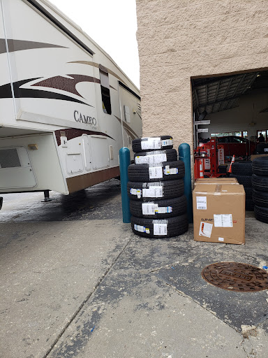 Tire Shop «Discount Tire Store - Muncie, IN», reviews and photos, 6210 W McGalliard Rd, Muncie, IN 47304, USA