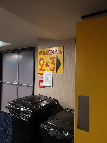 Comments and reviews of Embassy 3 Cinema