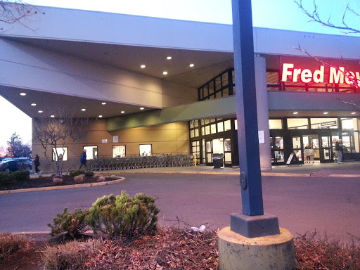 Shopping Mall «Gateway Shopping Center», reviews and photos, 9924 NE Halsey St, Portland, OR 97220, USA