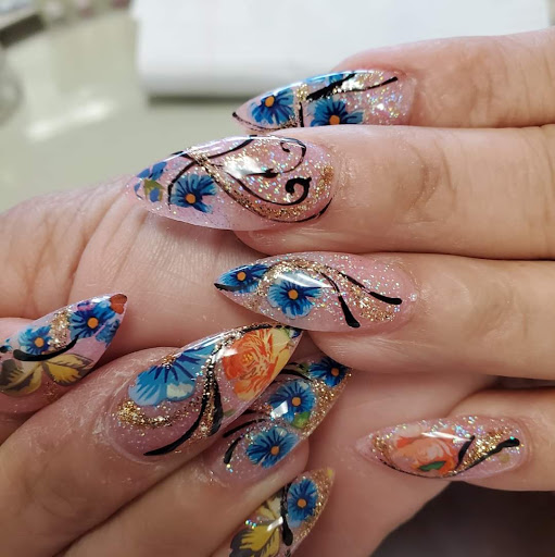 Nail Salon «DH Nails & Spa», reviews and photos, 26923 Maple Valley Black Diamond Rd SE, Maple Valley, WA 98038, USA